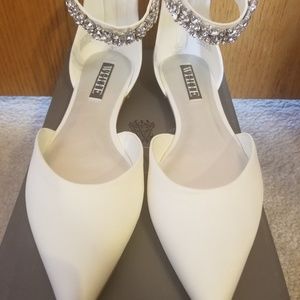 White flats size 8